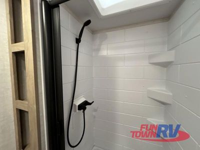 2025 Ember RV E-Series - Photo 29