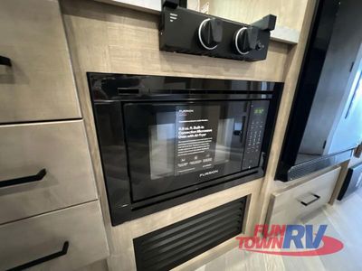 2025 Ember RV E-Series - Photo 16
