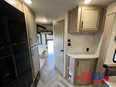 2025 Ember RV E-Series - Photo 25
