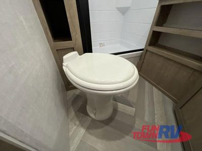 2025 Ember RV E-Series - Photo 28