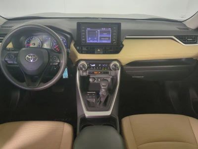 2019 Toyota RAV4 — photo 17 view