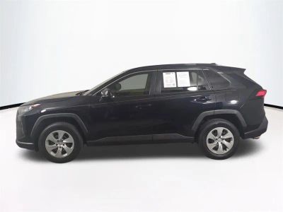 2019 Toyota RAV4 — photo 8 view