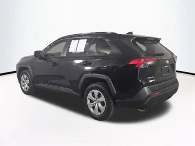 2019 Toyota RAV4 — photo 7 view