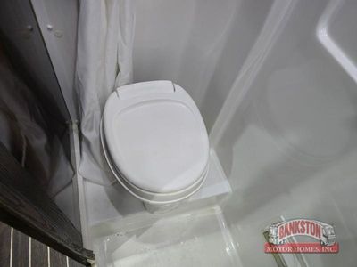 2016 Interstate Lounge EXT Lounge EXT — photo 21 view
