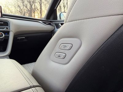 2023 Genesis G70 2.0T — photo 39 view