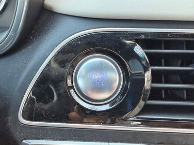 2023 Genesis G70 2.0T — photo 24 view