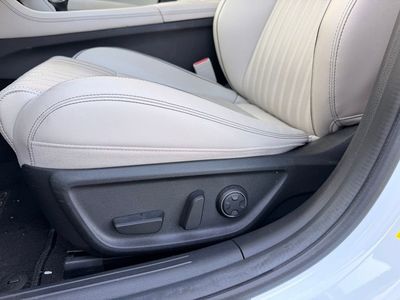 2023 Genesis G70 2.0T — photo 19 view