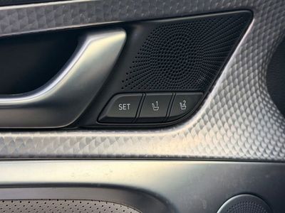 2023 Genesis G70 2.0T — photo 20 view