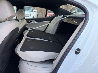 2023 Genesis G70 2.0T — photo 44 view