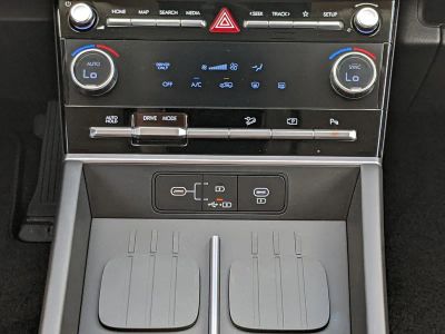 2026 Hyundai SANTA FE HYBRID — photo 17 view