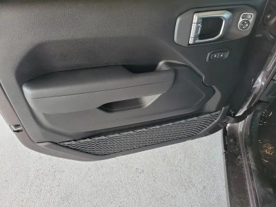 2026 Jeep Wrangler — photo 14 view
