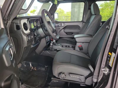 2026 Jeep Wrangler — photo 17 view