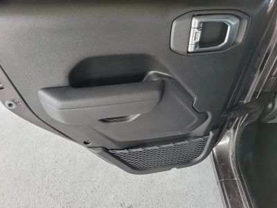 2026 Jeep Wrangler — photo 13 view