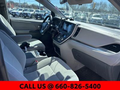 2020 Toyota Sienna - Photo 5