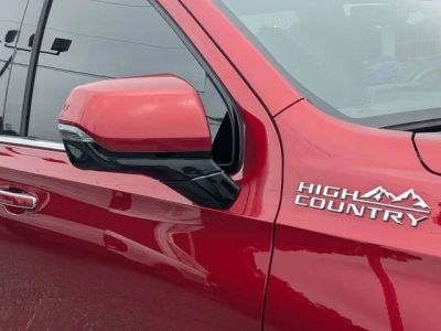 2021 Chevrolet Suburban — photo 10 view