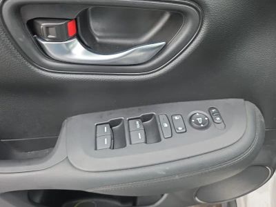 2023 Honda HR-V LX - Photo 13