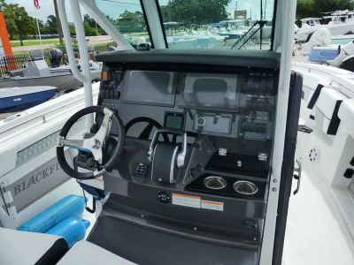 2022 Blackfin 302 CC — photo 9 view