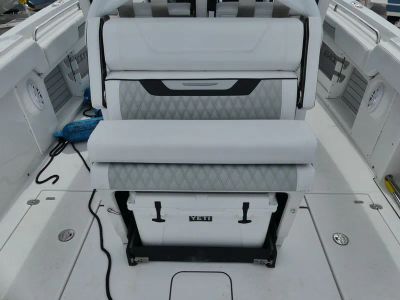 2022 Blackfin 302 CC — photo 8 view