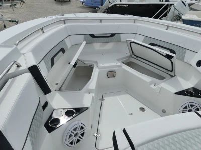 2022 Blackfin 302 CC — photo 13 view
