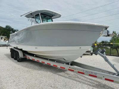 2022 Blackfin 302 CC — front three-quarter view