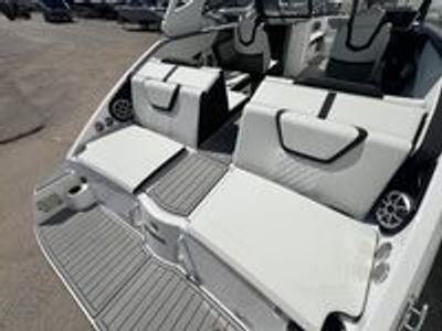 2026 Yamaha 222 SE - Photo 5