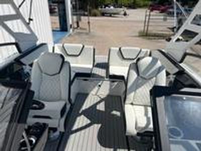 2026 Yamaha 222 SE - Photo 9
