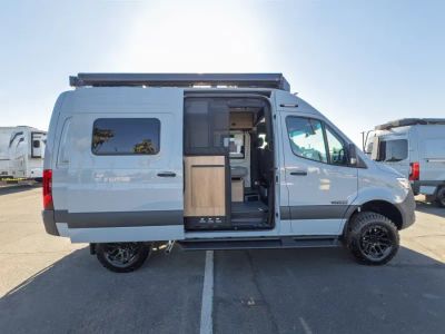 2027 Winnebago REVEL — photo 17 view