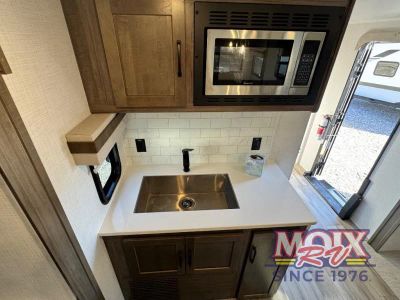 2024 Forest River RV Rockwood Ultra Lite - Photo 31