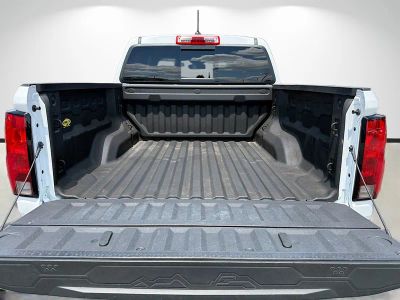 2024 Chevrolet Colorado — photo 12 view