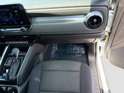 2024 Chevrolet Colorado — photo 17 view