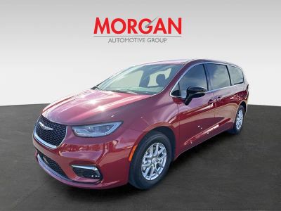 2026 Chrysler Pacifica — photo 7 view