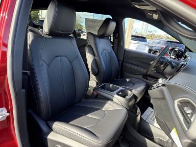2026 Chrysler Pacifica — photo 27 view