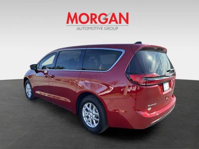 2026 Chrysler Pacifica — detail view