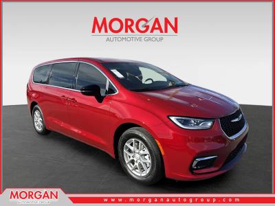 2026 Chrysler Pacifica Select in Red — front three-quarter view