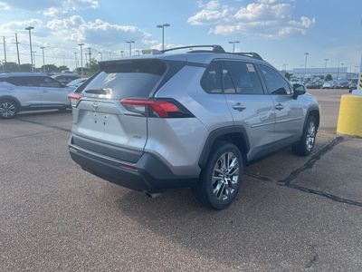 2021 Toyota RAV4 - Photo 4