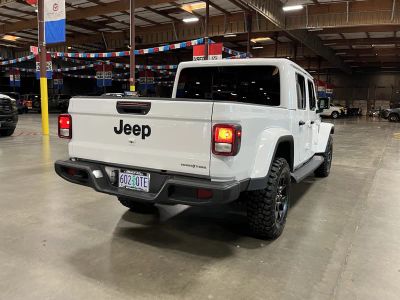 2025 Jeep Gladiator — detail view