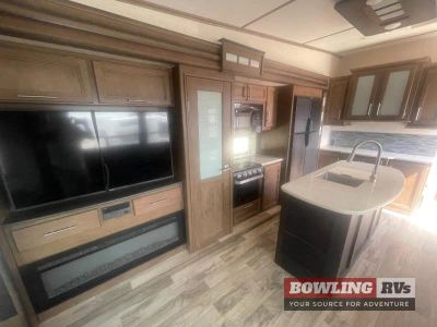 2020 Cougar 315RLS — photo 16 view
