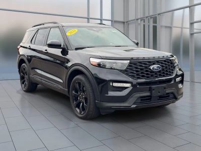 2023 Ford Explorer — side profile view