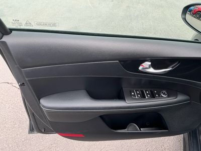 2024 Kia Forte — photo 15 view