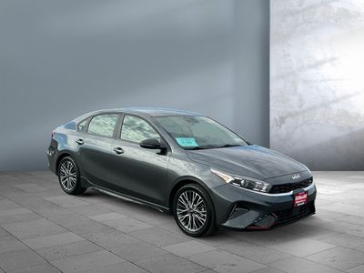 2024 Kia Forte — photo 8 view