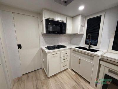 2026 Brinkley Model I - Photo 23