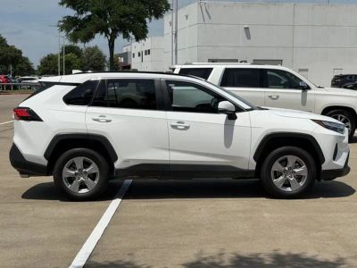 2022 Toyota RAV4 Hybrid - Photo 3