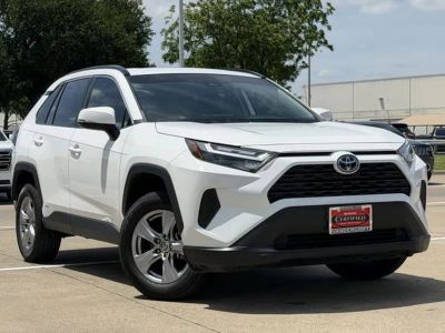 2022 Toyota RAV4 Hybrid - Photo 2