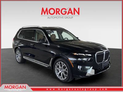 2026 BMW X7 xDrive40i in Black — front three-quarter view