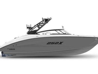 2025 Yamaha BXT1800ELBAG - Photo 2