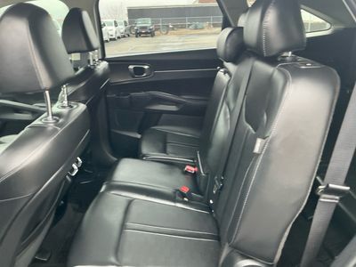 2025 Kia Sorento — photo 16 view