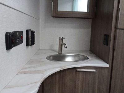 2025 Venture RV Sonic - Photo 13