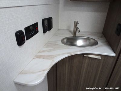 2025 Venture RV Sonic - Photo 12
