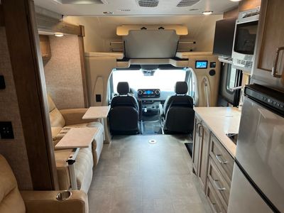 2024 Tiffin WAYFARER - Photo 3