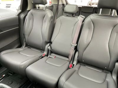 2026 Kia Carnival — photo 18 view